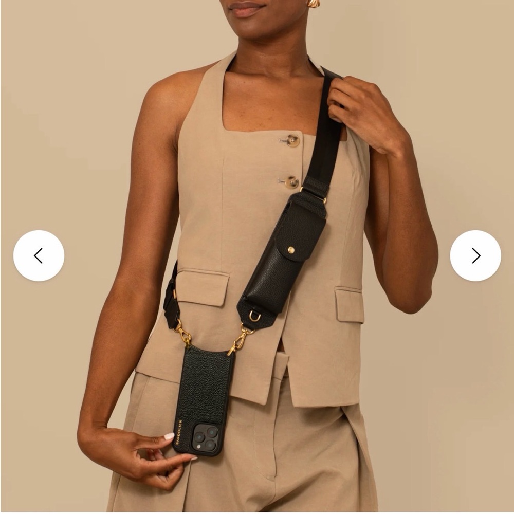 BANDOLIER Lana Glasses Strap
ADJUSTABLE CROSSBODY GLASSES POUCH IN BLACK/PEWTER - Picture 11 of 12